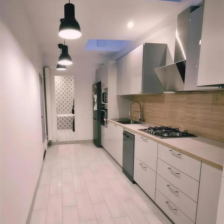 Cuisine en longueur, rénovation complète